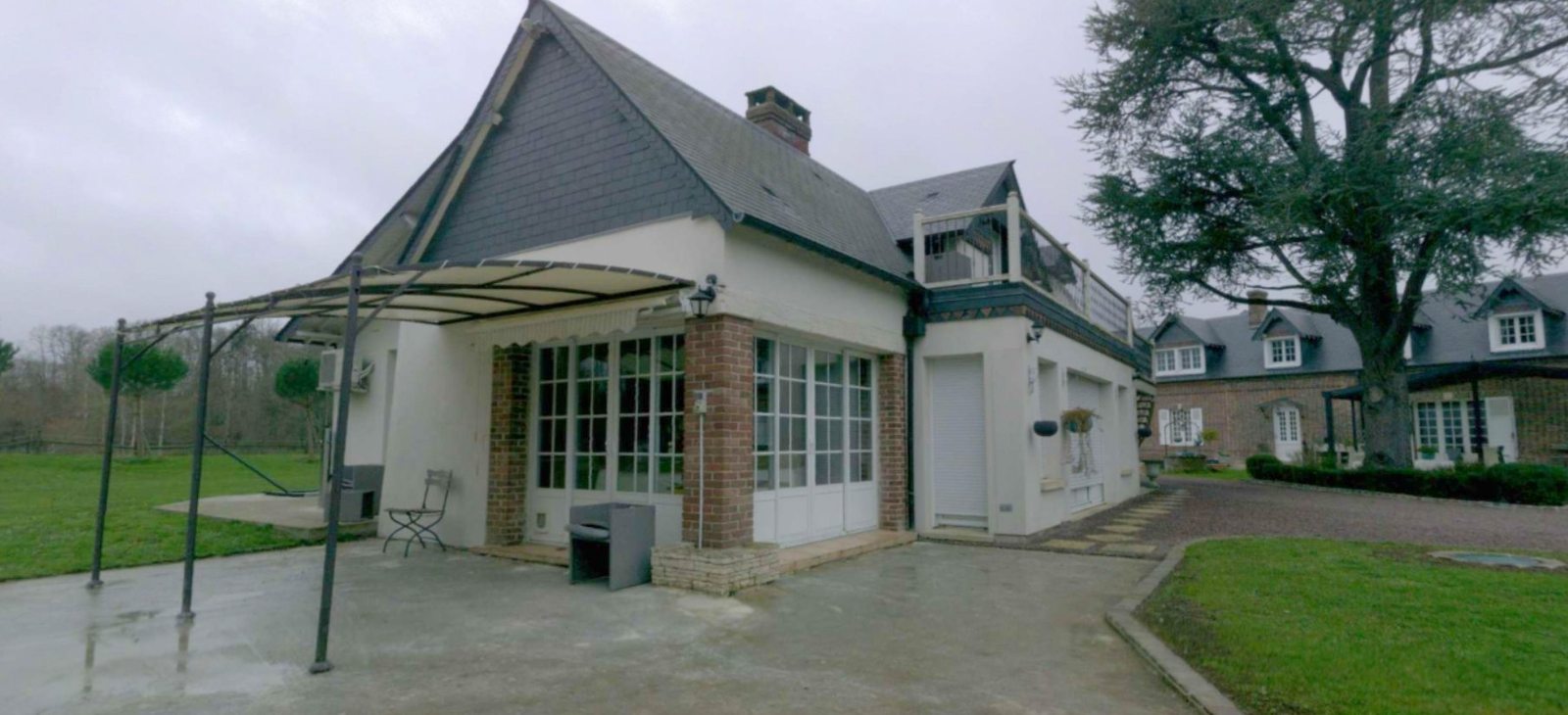 Maison à Sylvains-lès-Moulins avant création de la terrasse couverte et de l'espace bien-être